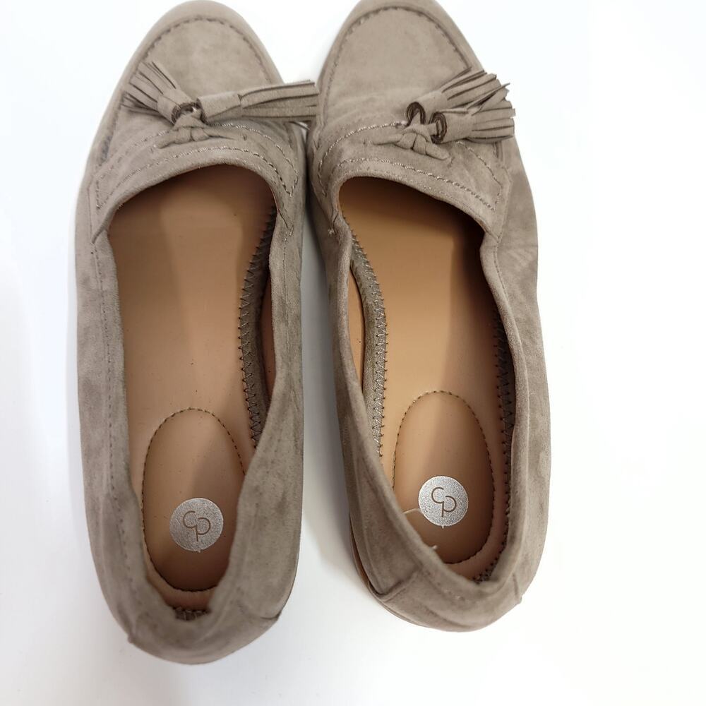 Dress Barn Loafer Size 7 Womens Shoe Flats Tassel Tan​​ - Picture 7 of 9